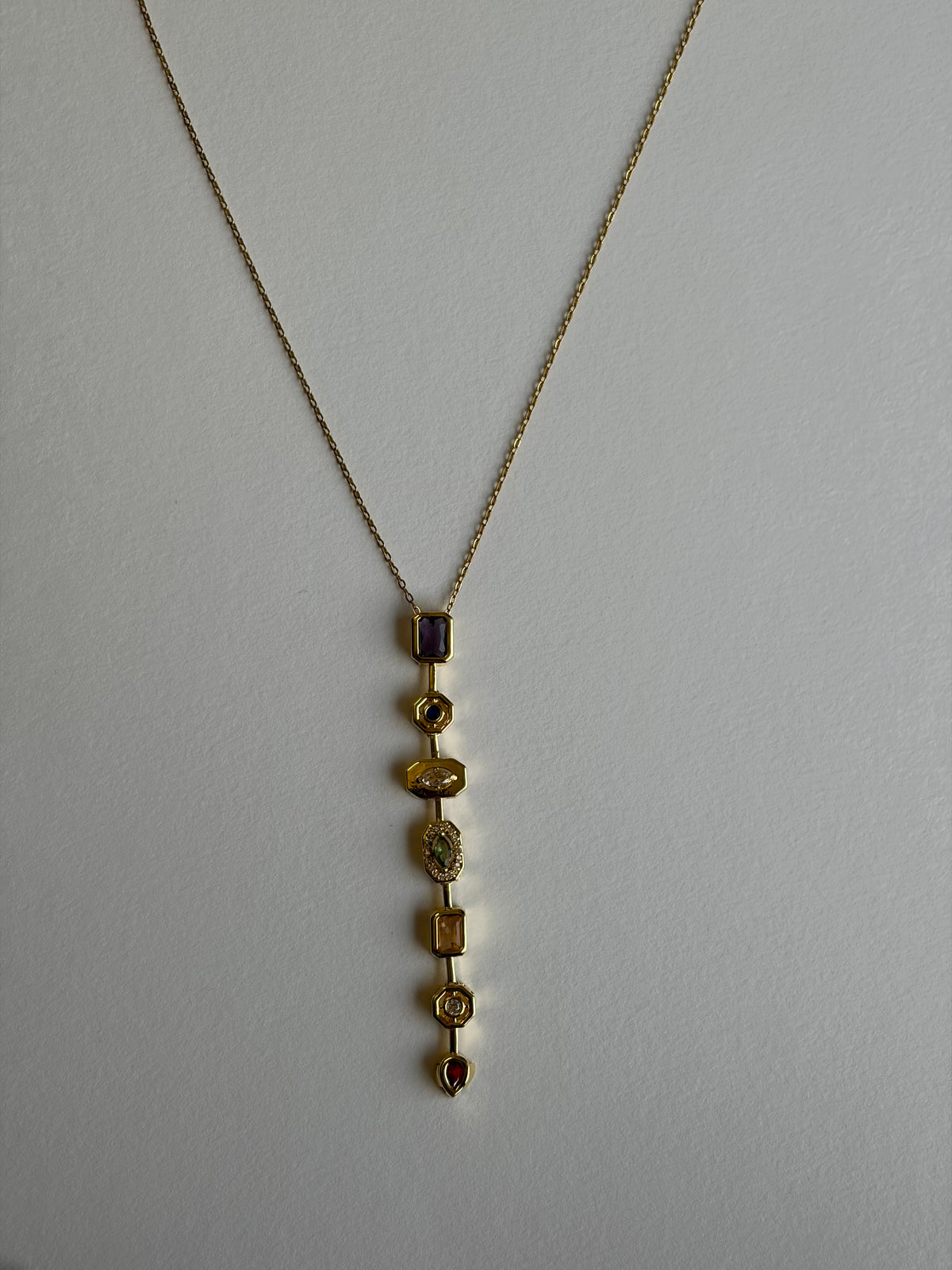 Stone statement neckpiece