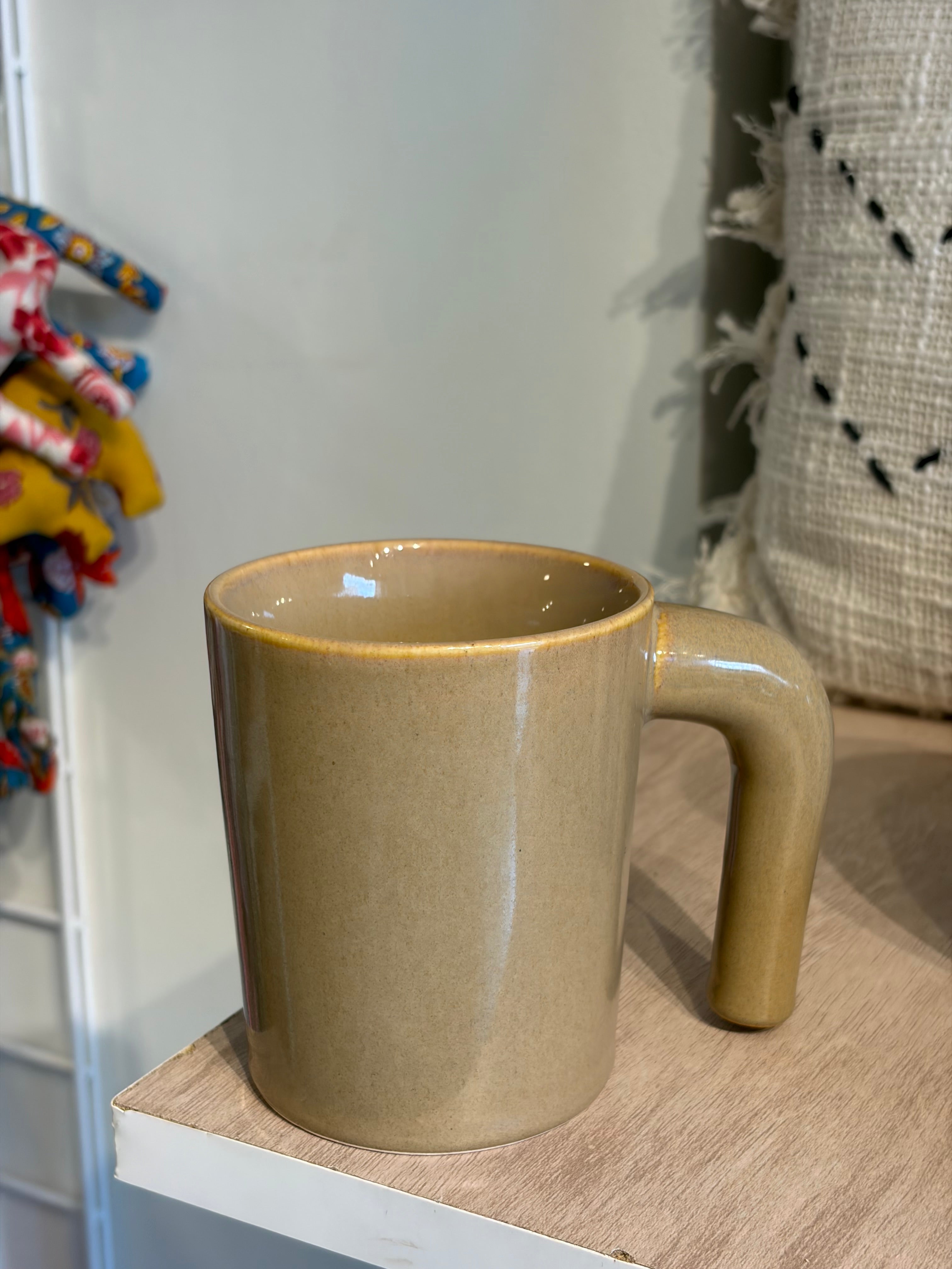 Half handle mug