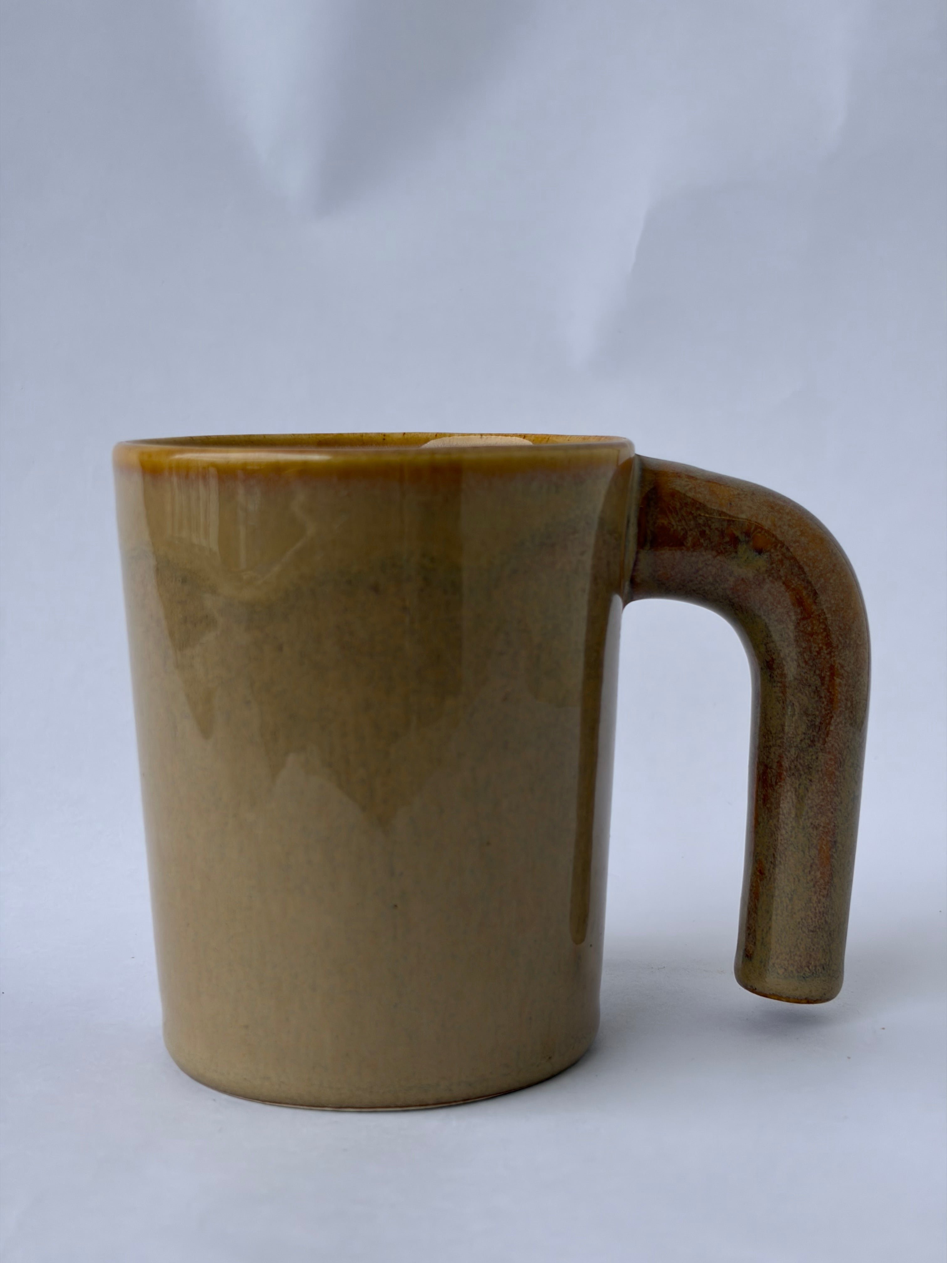 Half handle mug