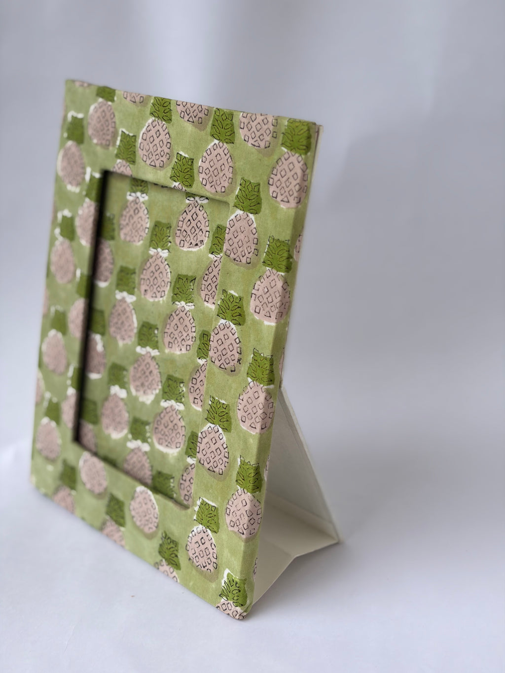 Green pineapple photo frame