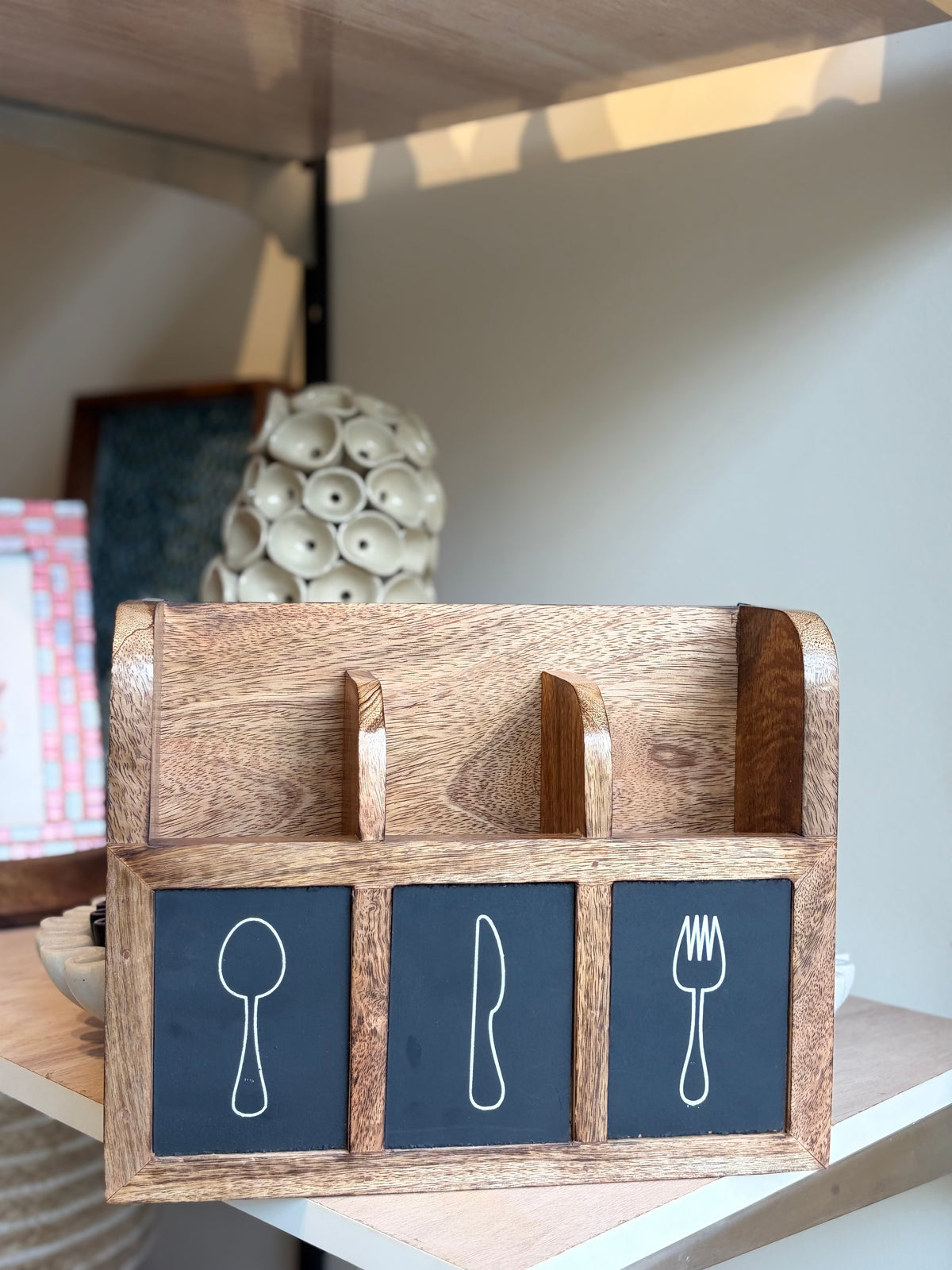 Wooden cutlery organiser